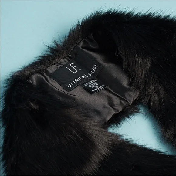NWOT Unreal Fur Faux Fur Stole